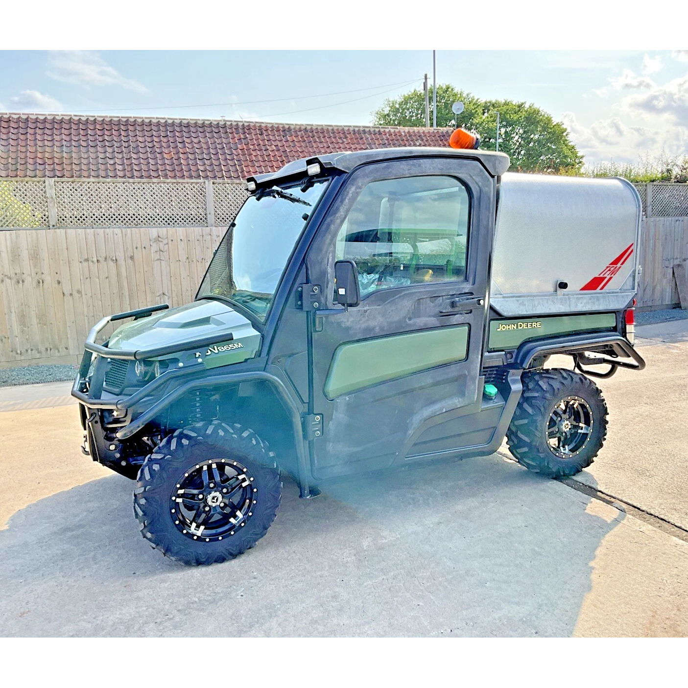 2019 ROAD LEGAL JOHN DEERE 865M GATOR | 695HRS